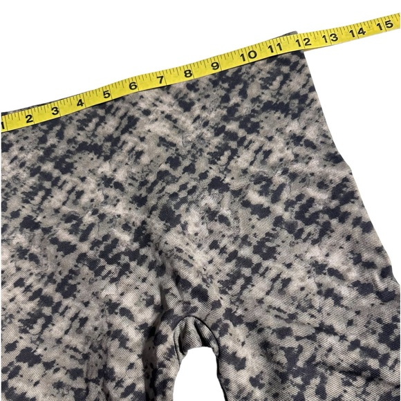 Spanx Cropped Look At Me Now Seamless Leggings - Picture 7 of 8